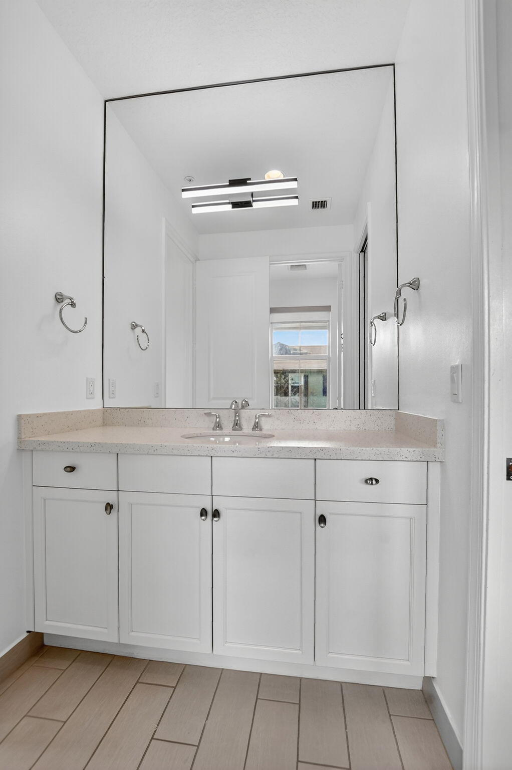 POINTE 100 CONDO - Residential Lease