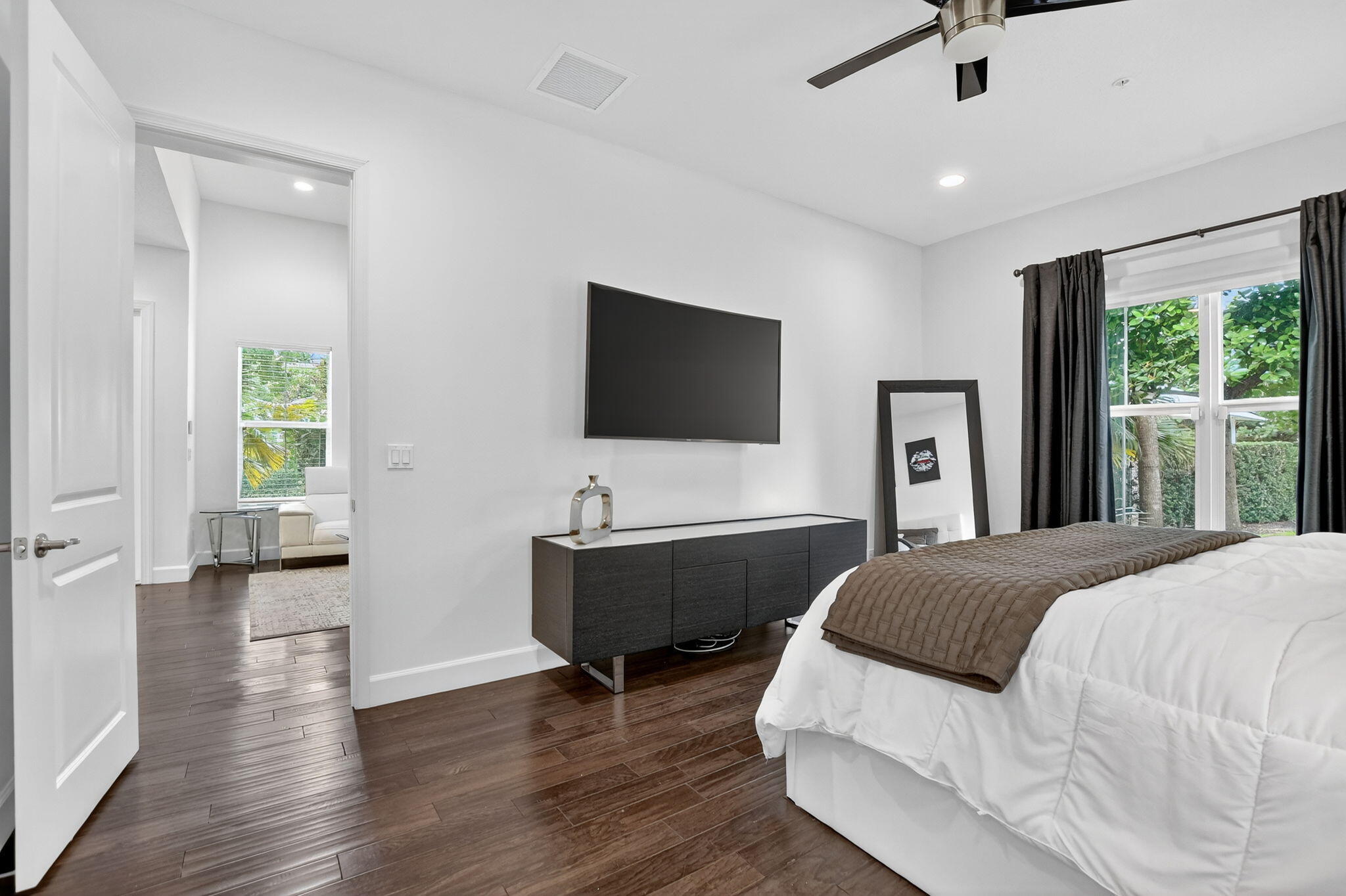 POINTE 100 CONDO - Residential Lease
