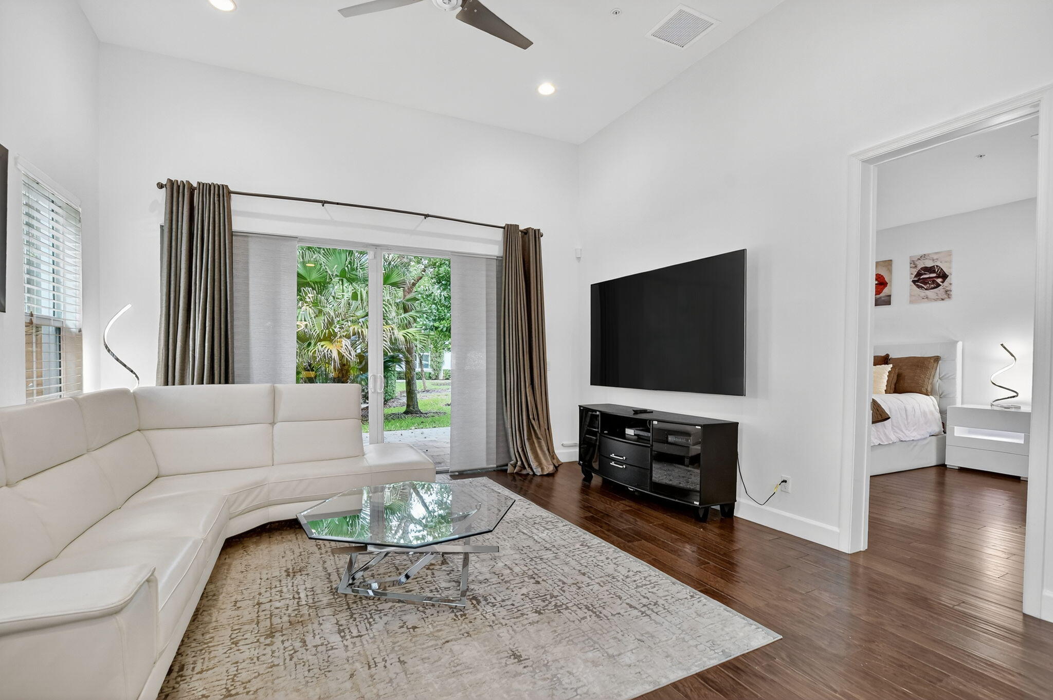 POINTE 100 CONDO - Residential Lease
