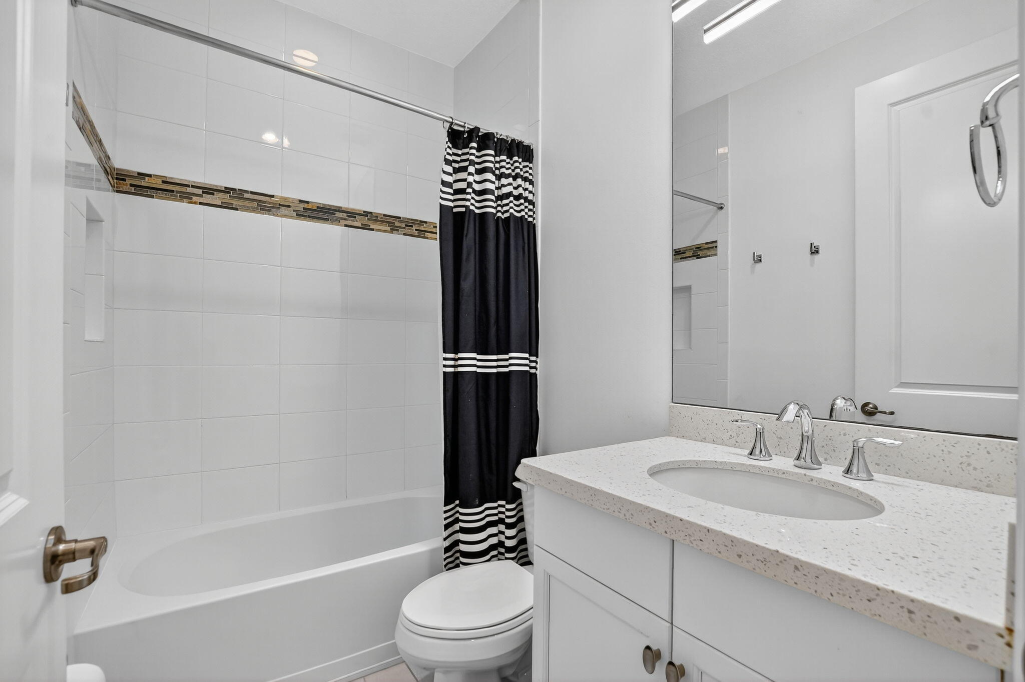 POINTE 100 CONDO - Residential Lease