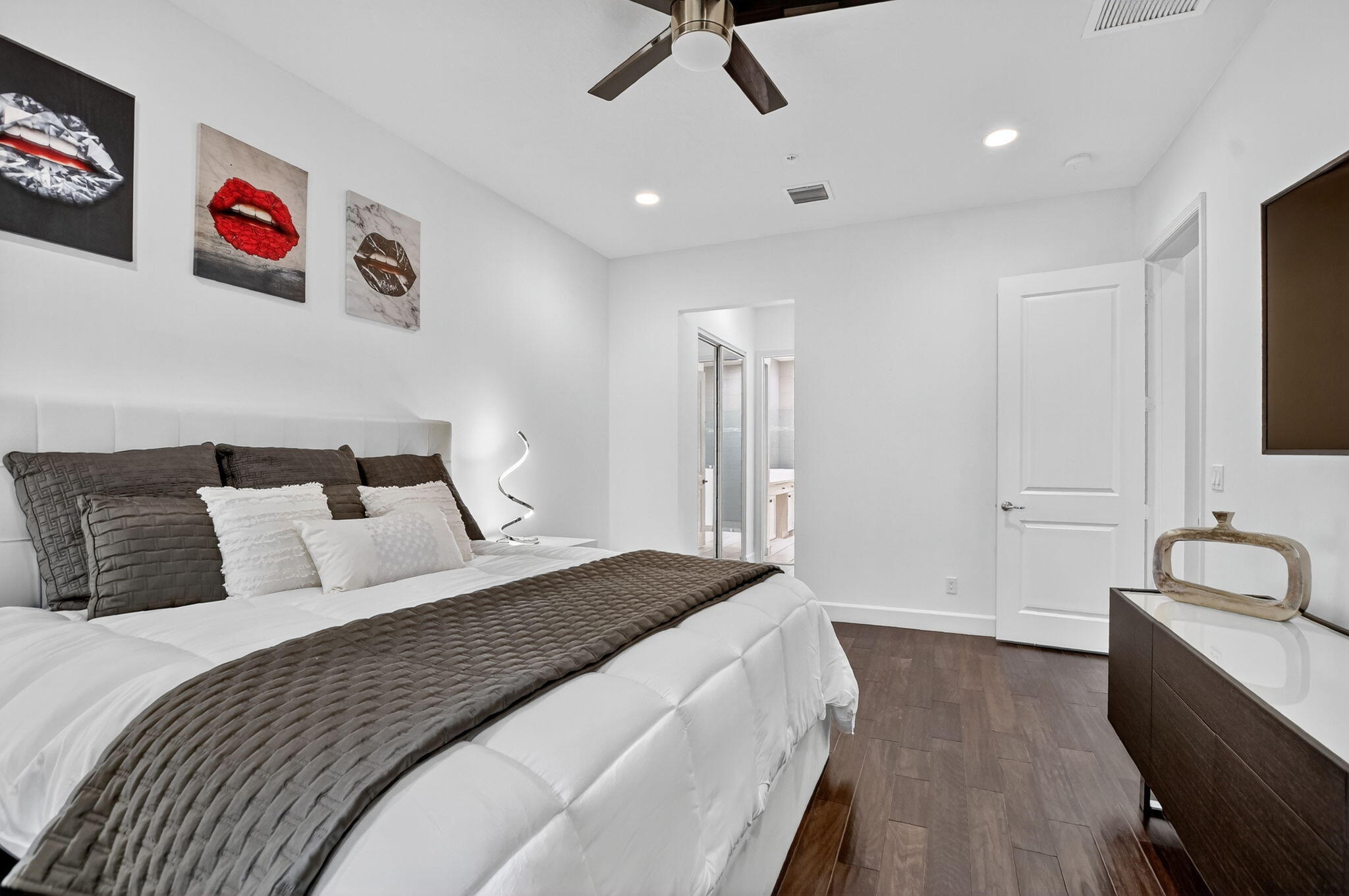 POINTE 100 CONDO - Residential Lease