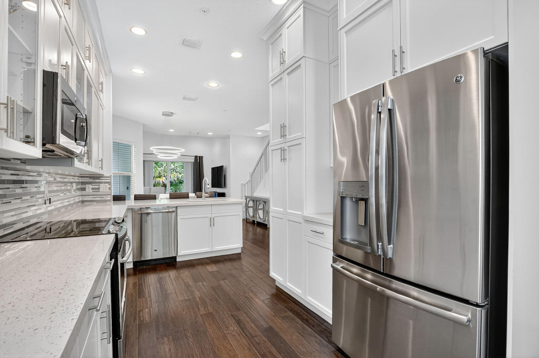 POINTE 100 CONDO - Residential Lease