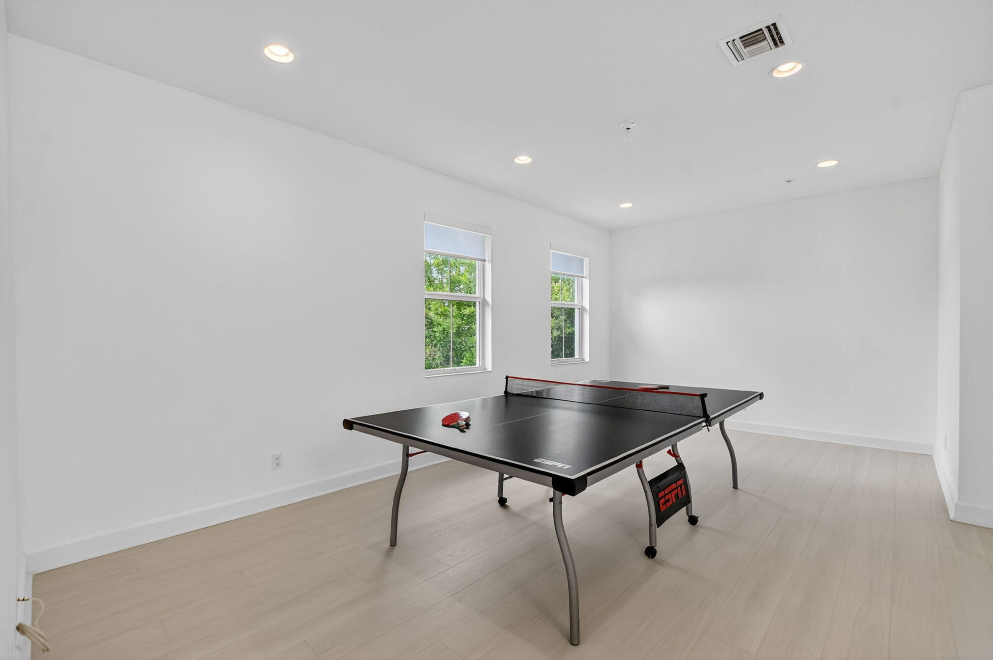 POINTE 100 CONDO - Residential Lease