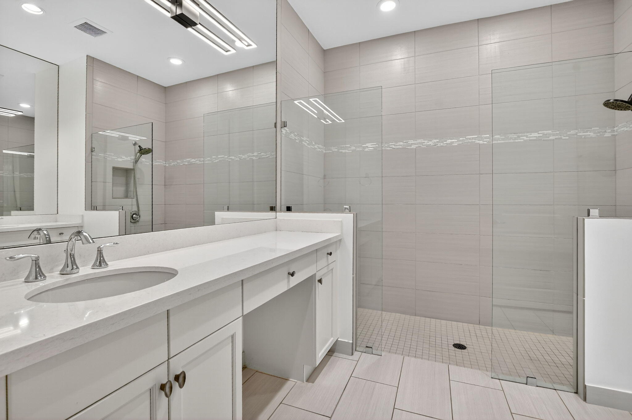 POINTE 100 CONDO - Residential Lease