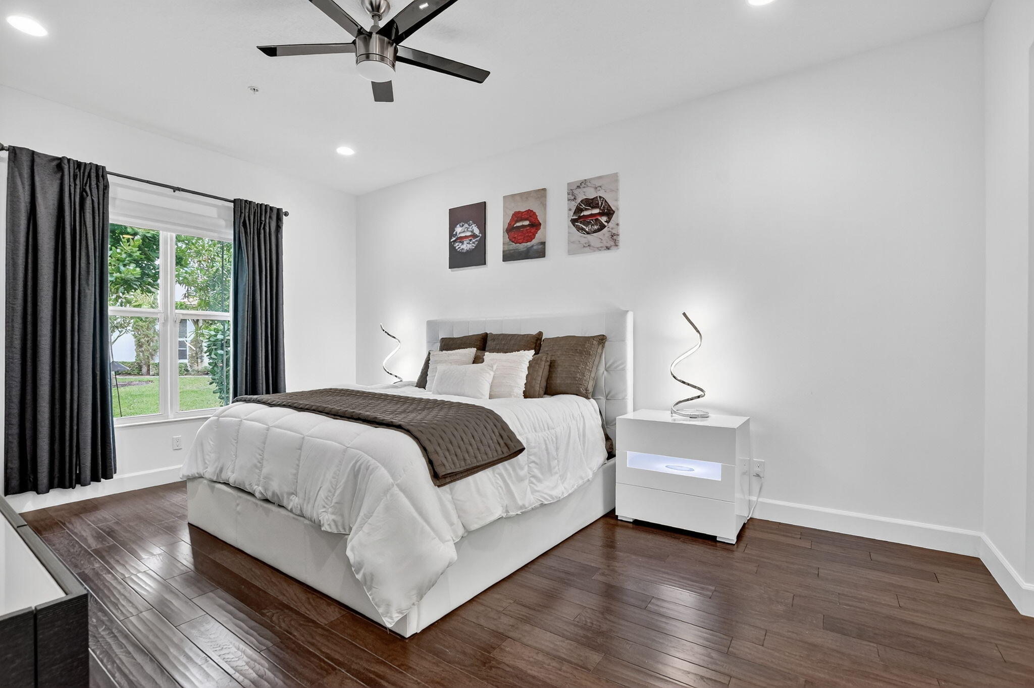 POINTE 100 CONDO - Residential Lease