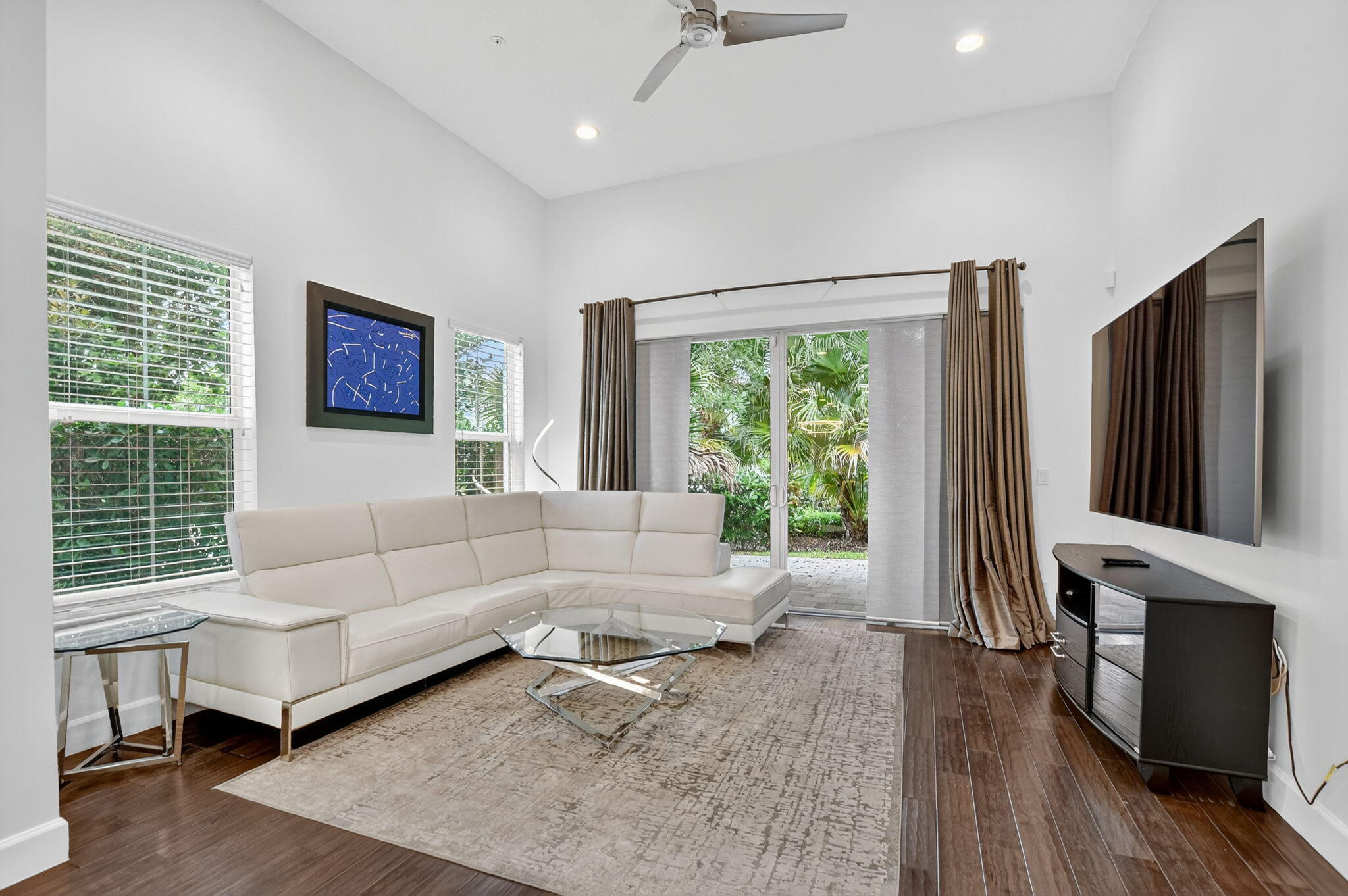 POINTE 100 CONDO - Residential Lease