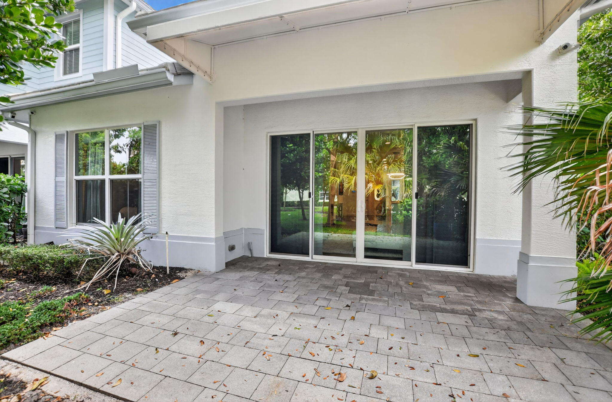 POINTE 100 CONDO - Residential Lease