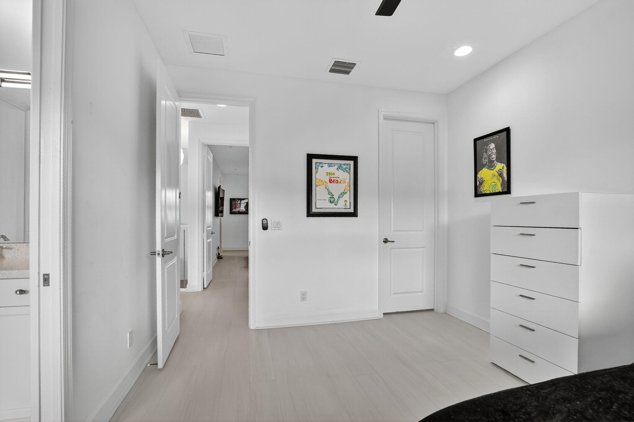 POINTE 100 CONDO - Residential Lease