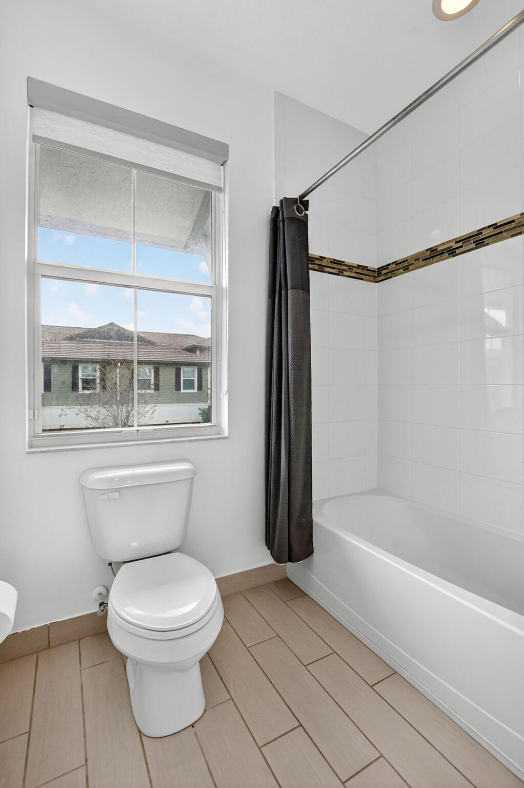 POINTE 100 CONDO - Residential Lease
