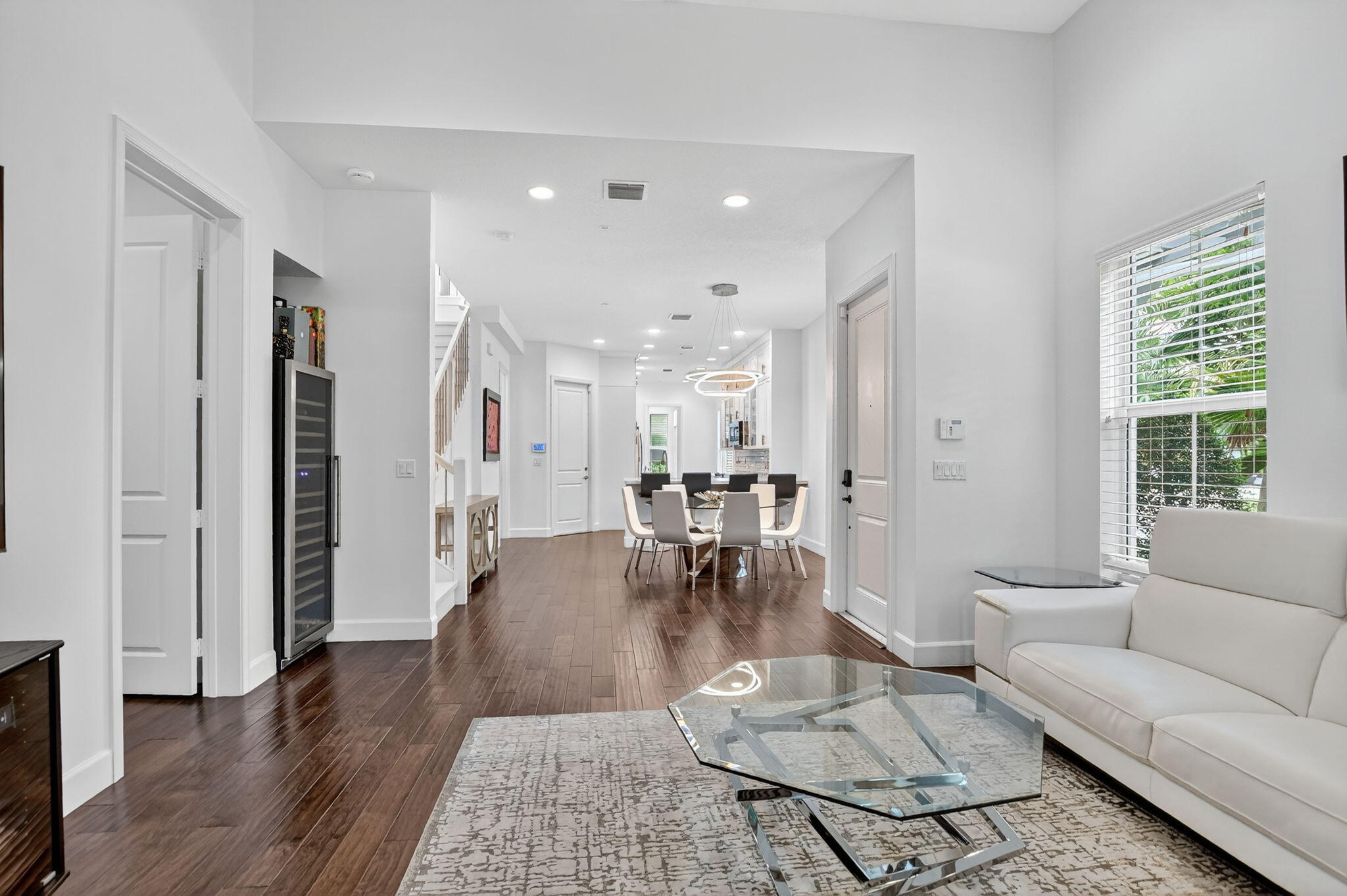 POINTE 100 CONDO - Residential Lease