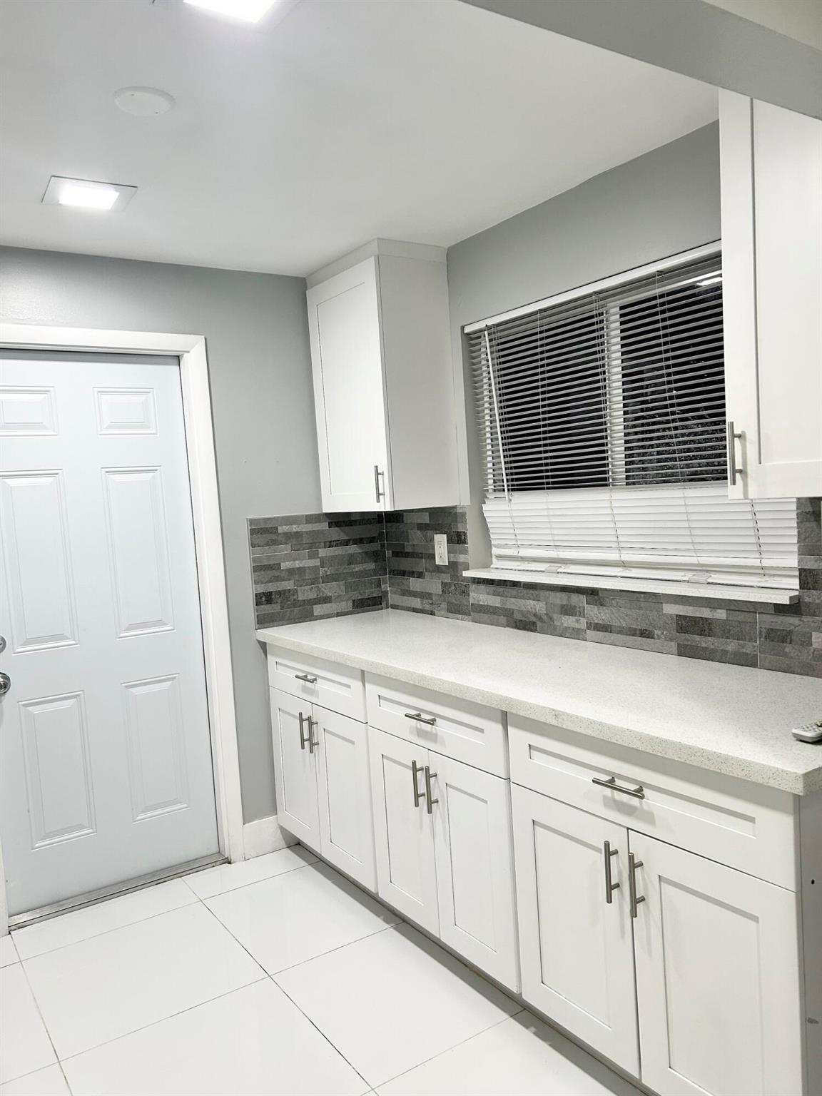 ATLANTIC SHORES DIXIE HIG - Residential Lease