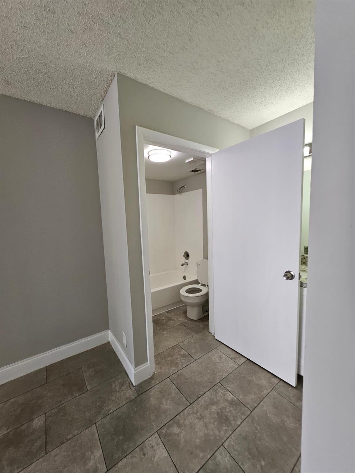 CLEAR LAKE CLUB CONDO - Residential Lease