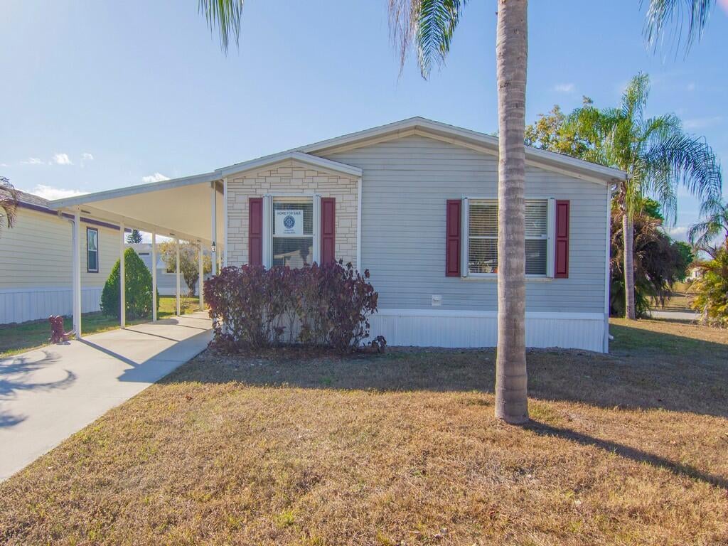 Photo of 43 Montilla Way, Port Saint Lucie, FL 34952 (MLS # B26071362)