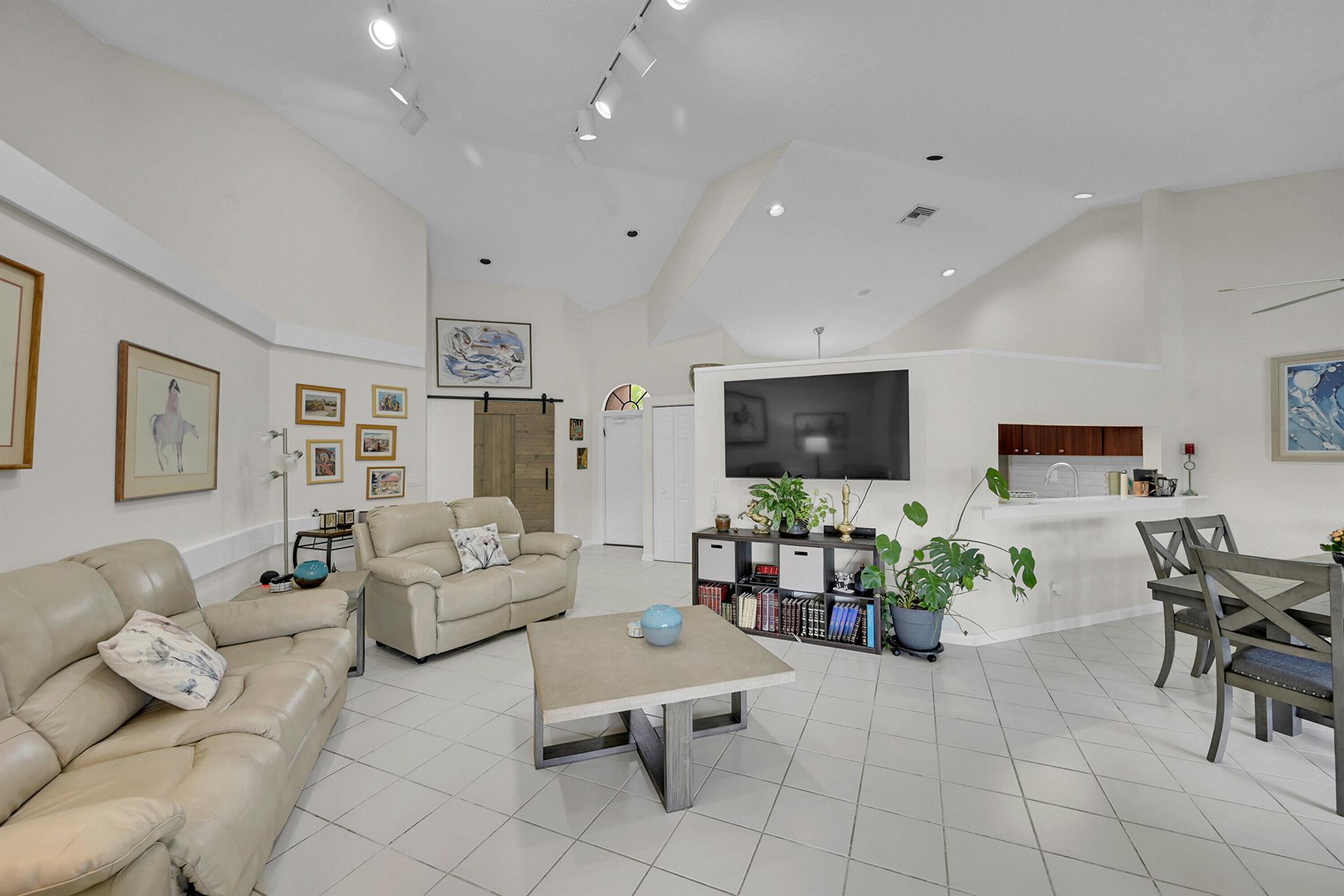 LEXINGTON CLUB - Residential