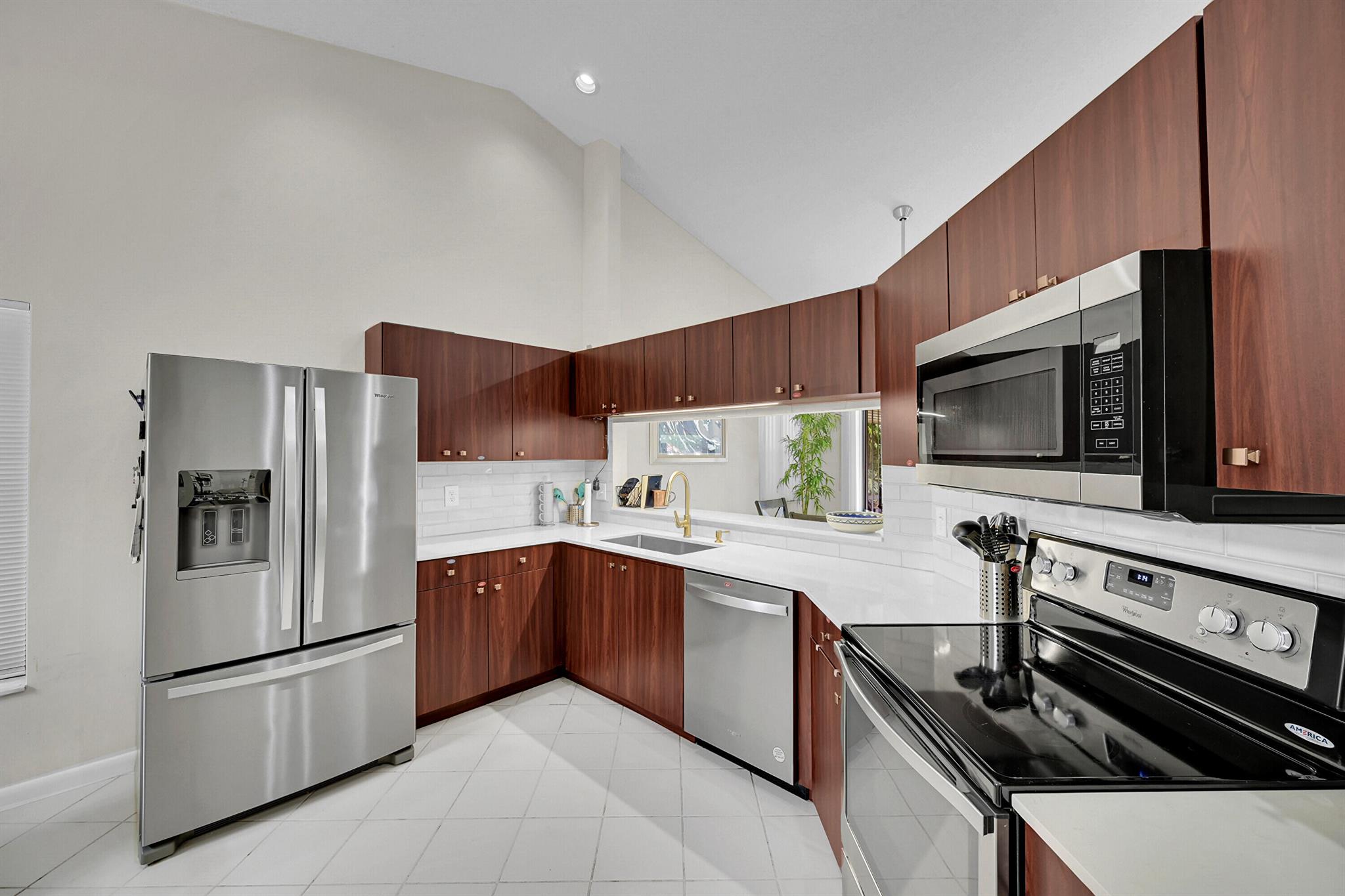 LEXINGTON CLUB - Residential