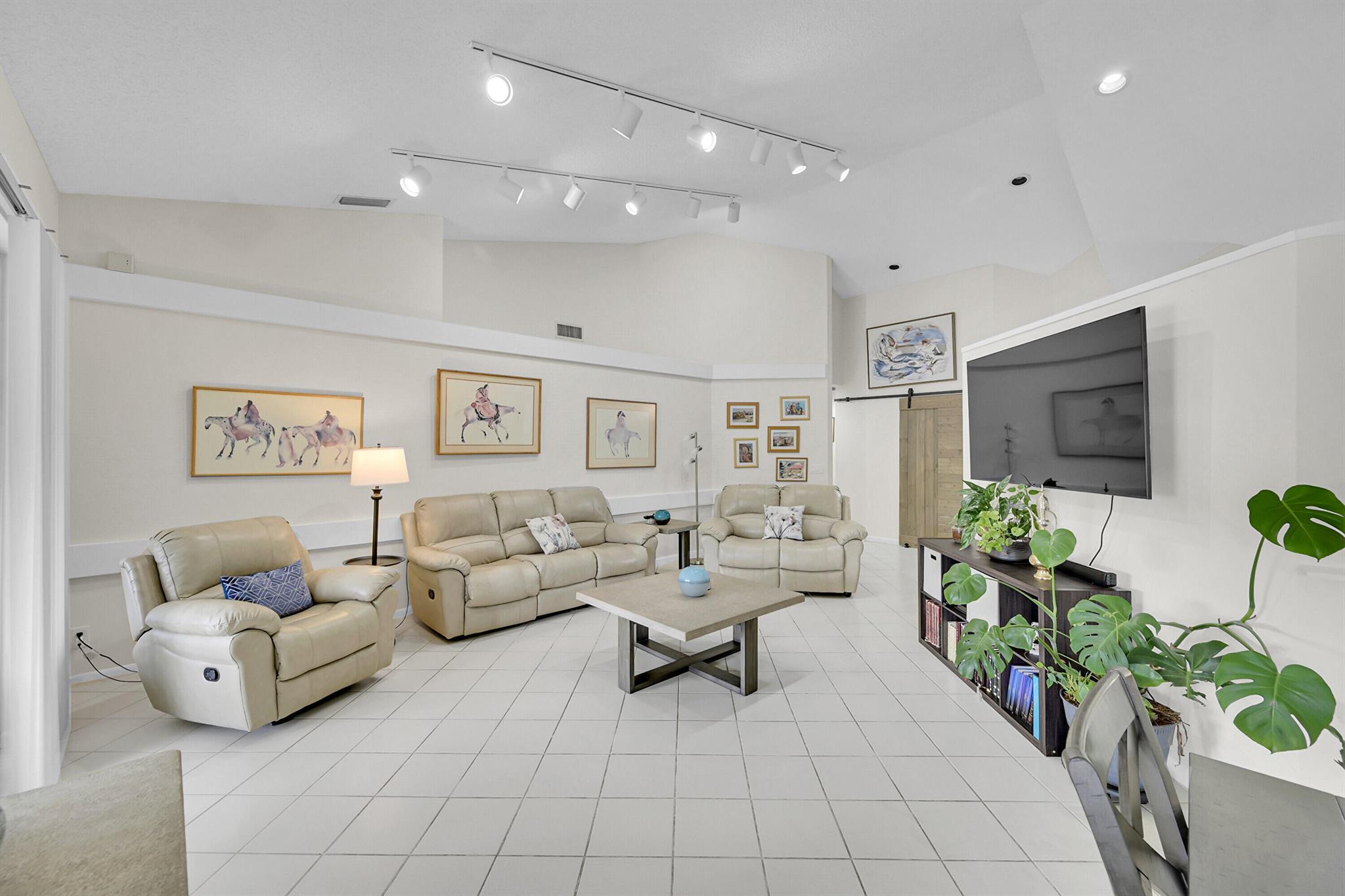 LEXINGTON CLUB - Residential