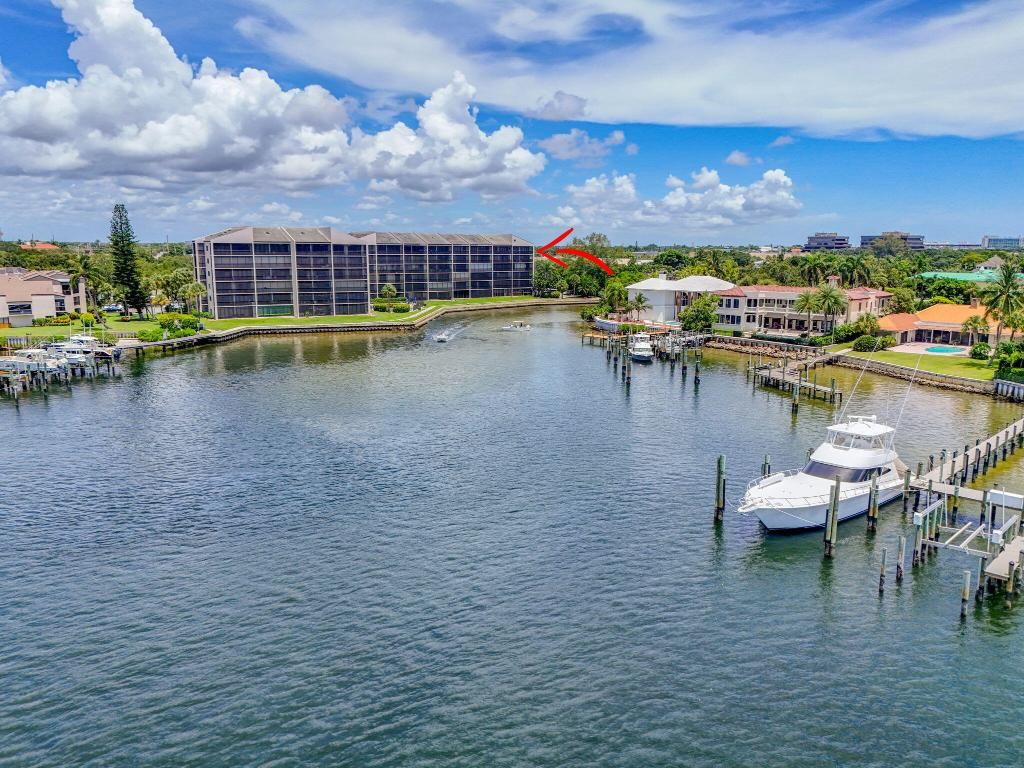 Photo of 11370 Twelve Oaks Way #611, North Palm Beach, FL 33408 (MLS # R11106709)