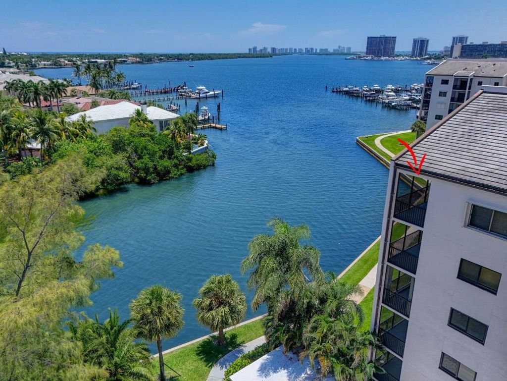 Photo of 11370 Twelve Oaks Way #611, North Palm Beach, FL 33408 (MLS # R11106709)