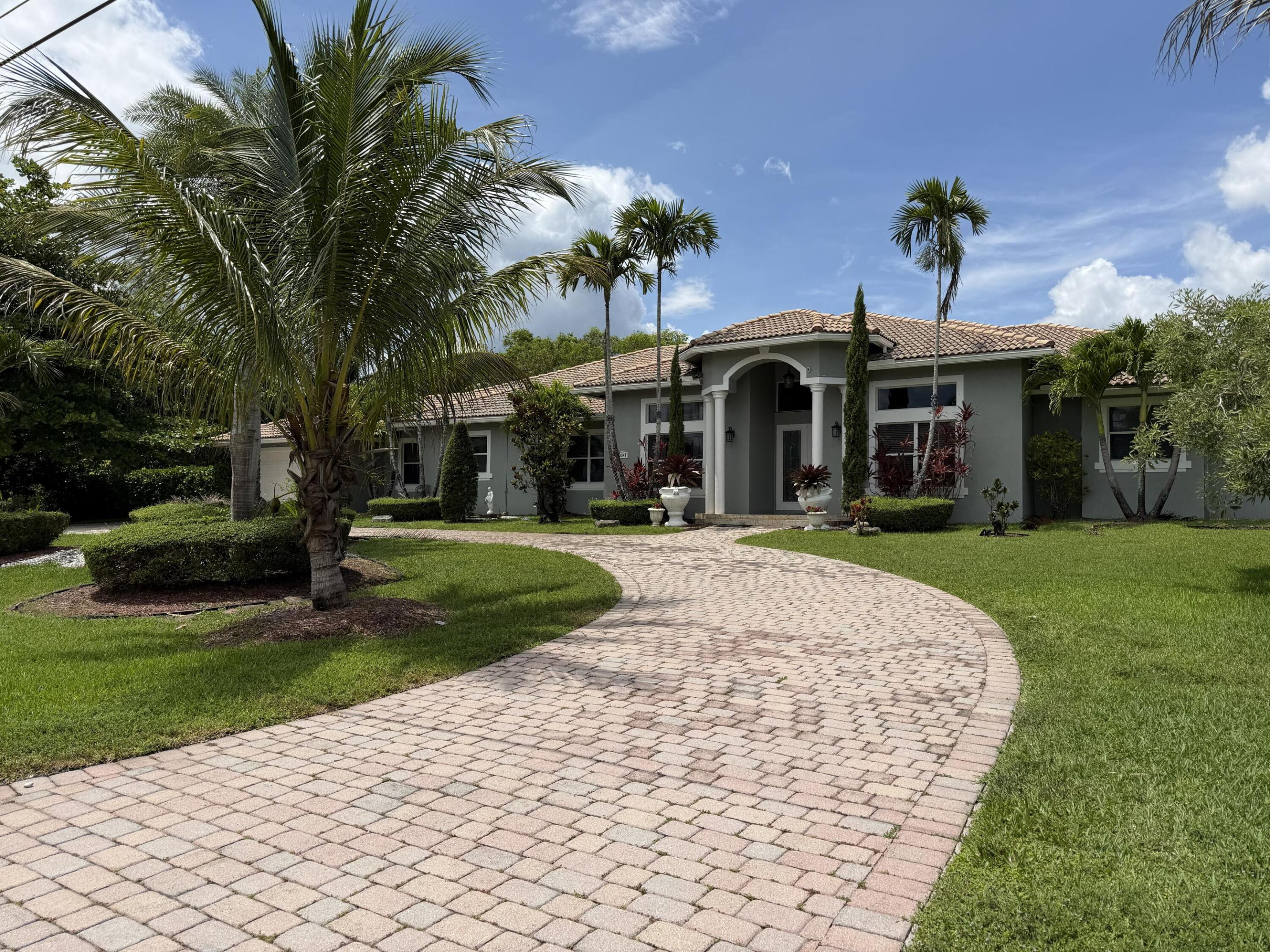 View photos, virtual tours, details... 16541 SW 62nd Street