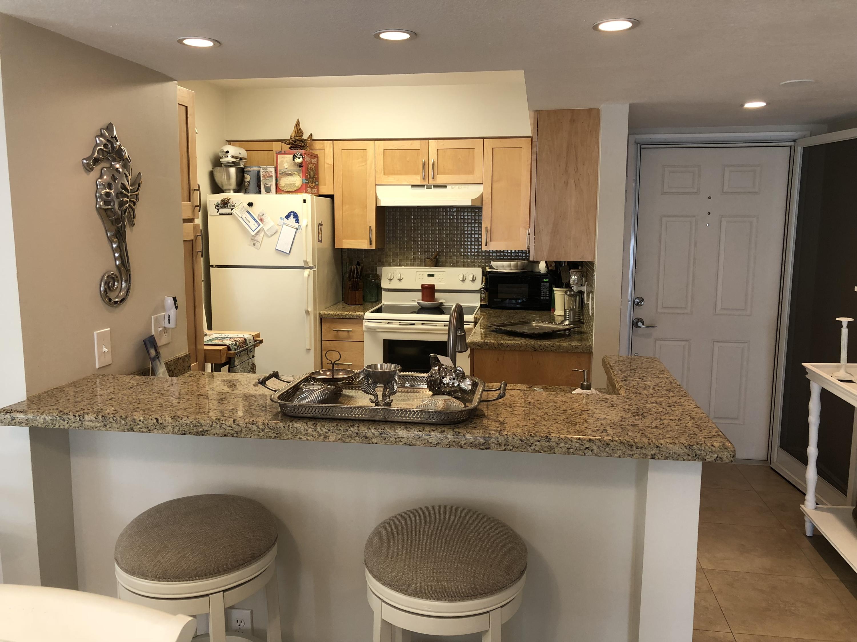 BAY REACH CONDO - Residential