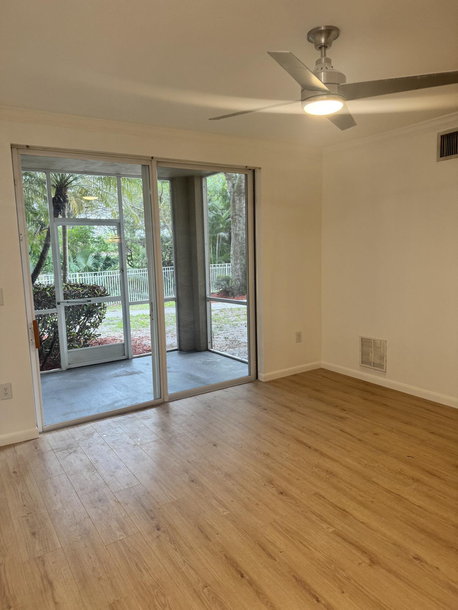 VILLAS AT EMERALD DUNES CONDO - Residential Lease