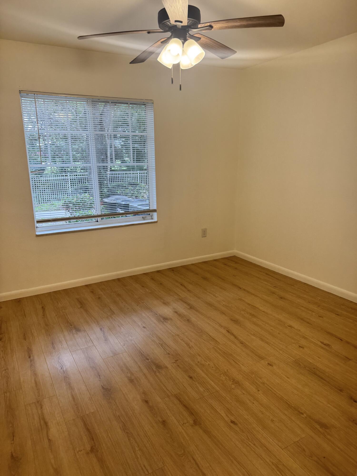VILLAS AT EMERALD DUNES CONDO - Residential Lease