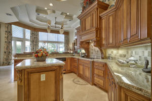 ROYAL PALM YACHT & COUNTRY CLUB - Residential