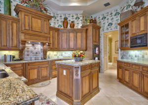 ROYAL PALM YACHT & COUNTRY CLUB - Residential