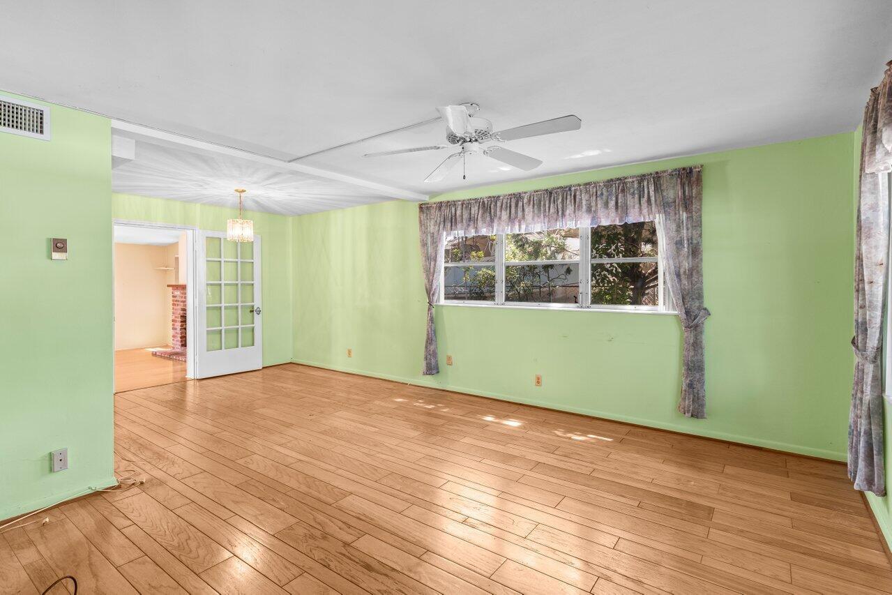 7 Willow Road