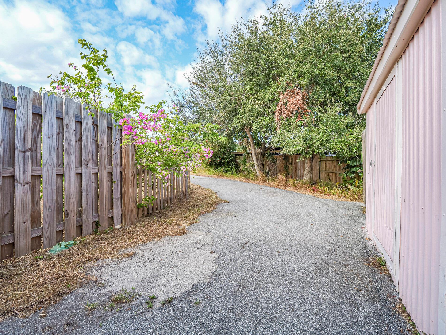 INDIAN RIVER ACRES - Residential