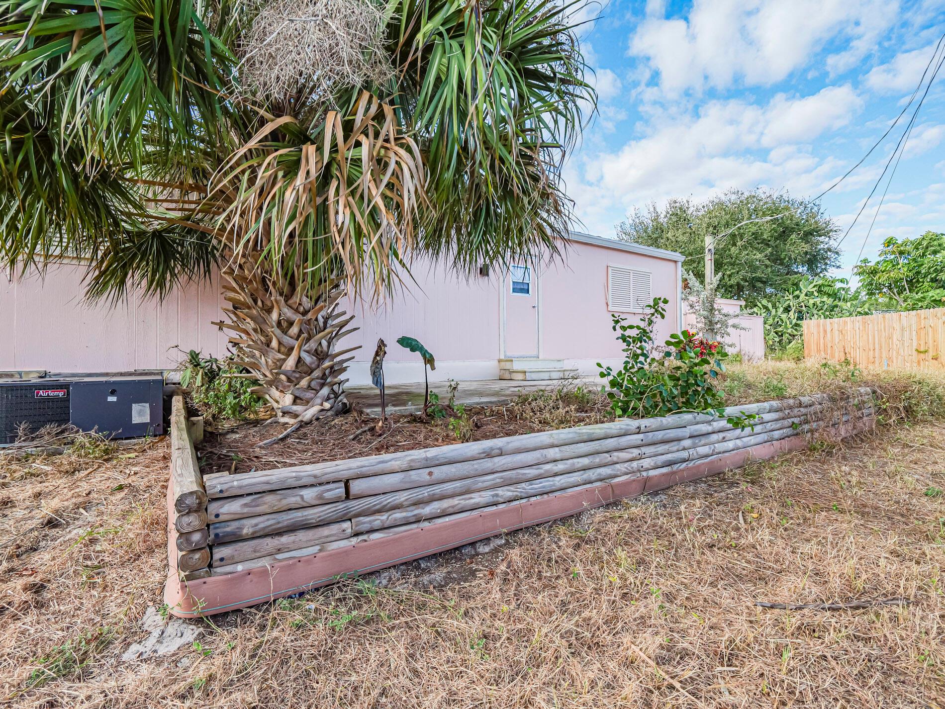 INDIAN RIVER ACRES - Residential