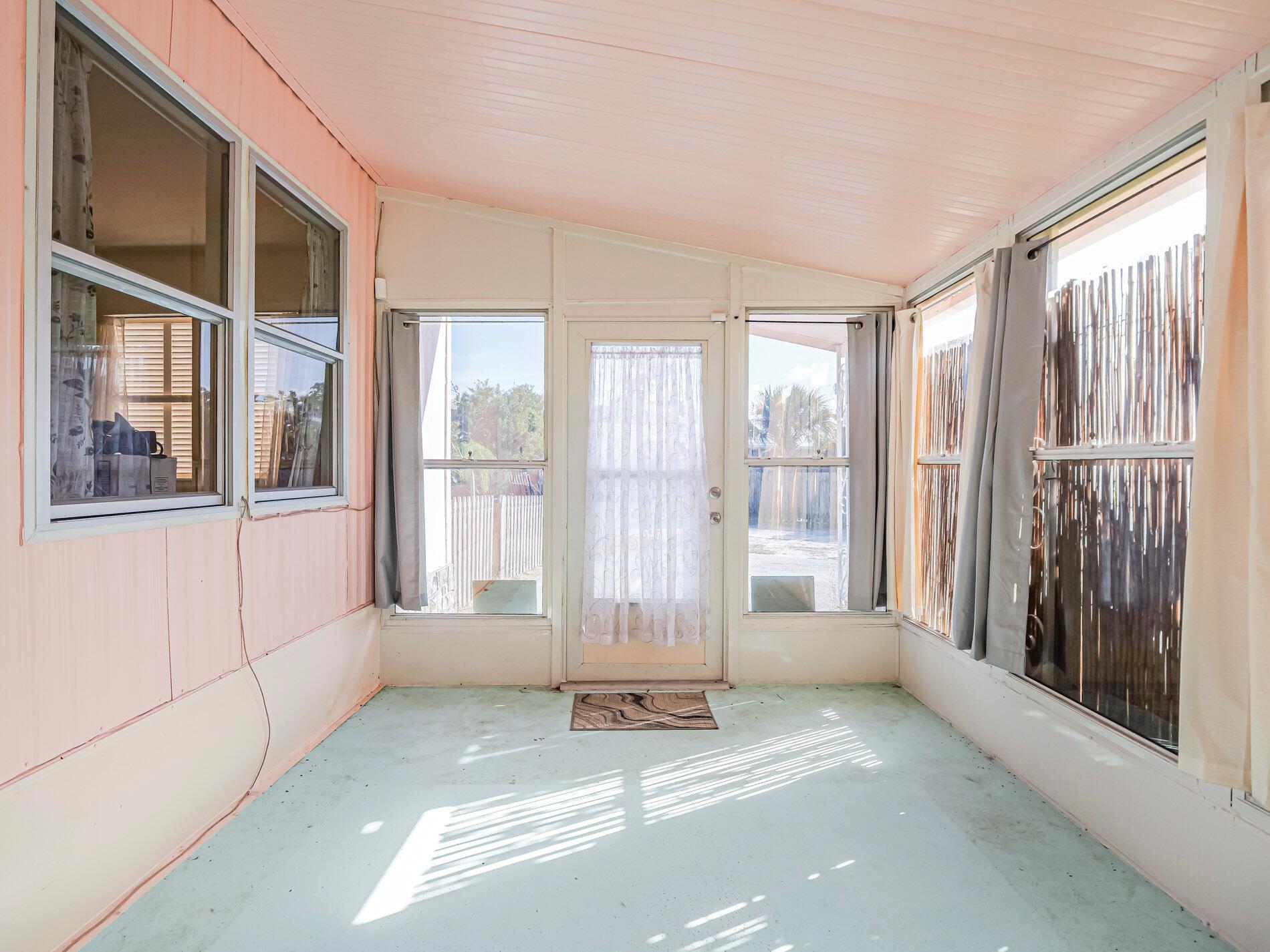 INDIAN RIVER ACRES - Residential