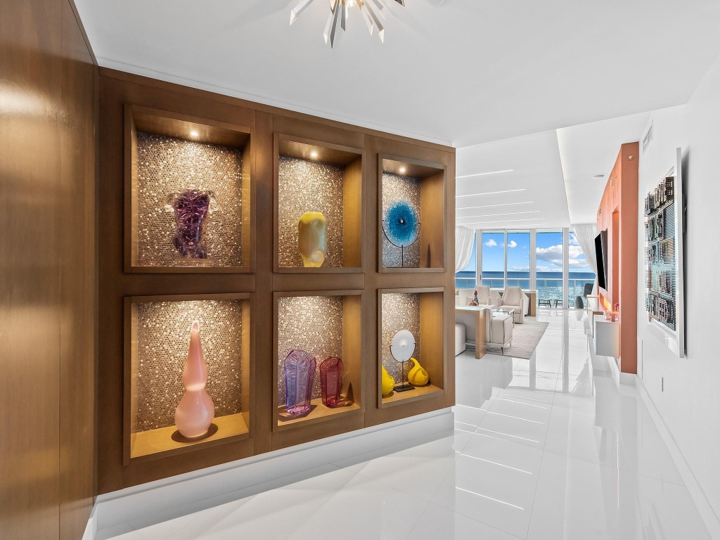 PARAMOUNT FT LAUDERDALE C - Residential