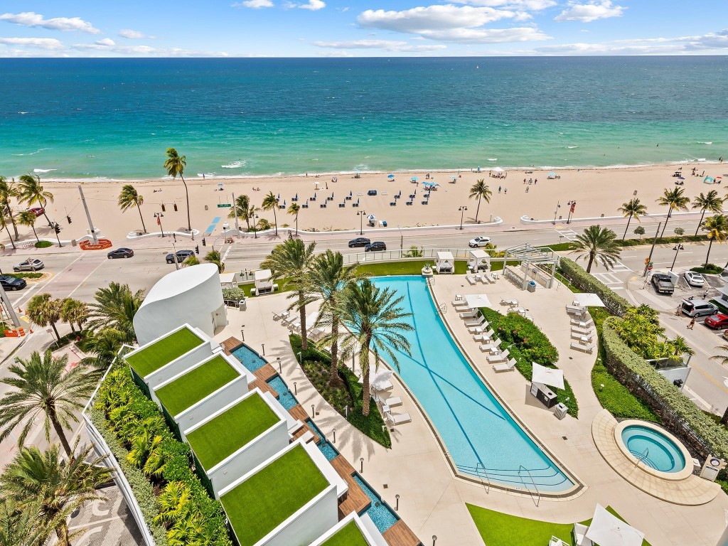 PARAMOUNT FT LAUDERDALE C - Residential