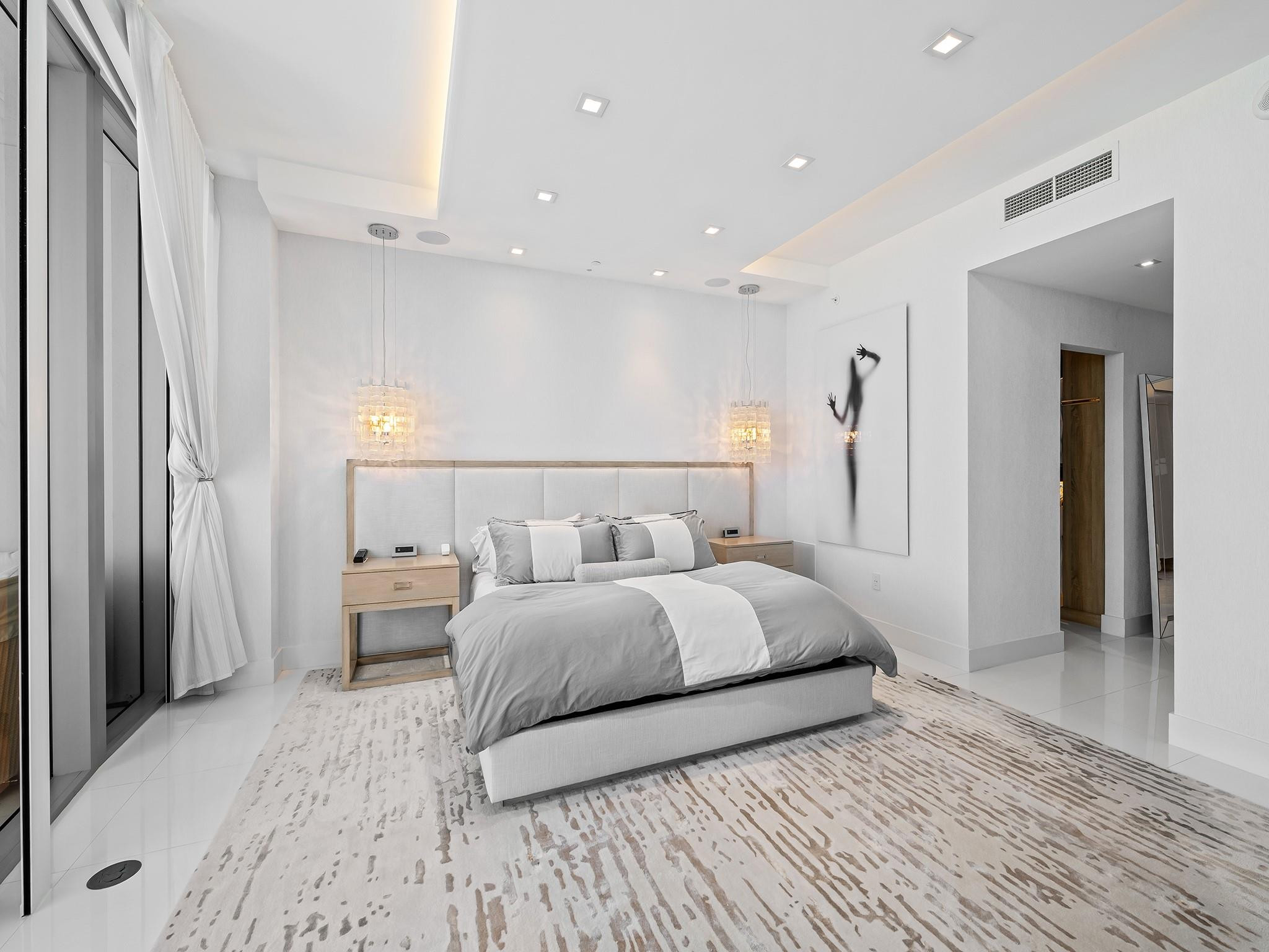 PARAMOUNT FT LAUDERDALE C - Residential