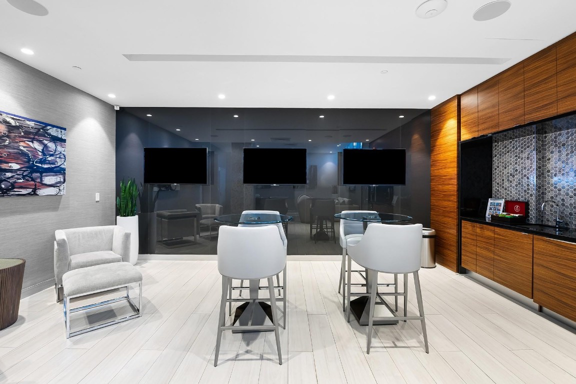 PARAMOUNT FT LAUDERDALE C - Residential