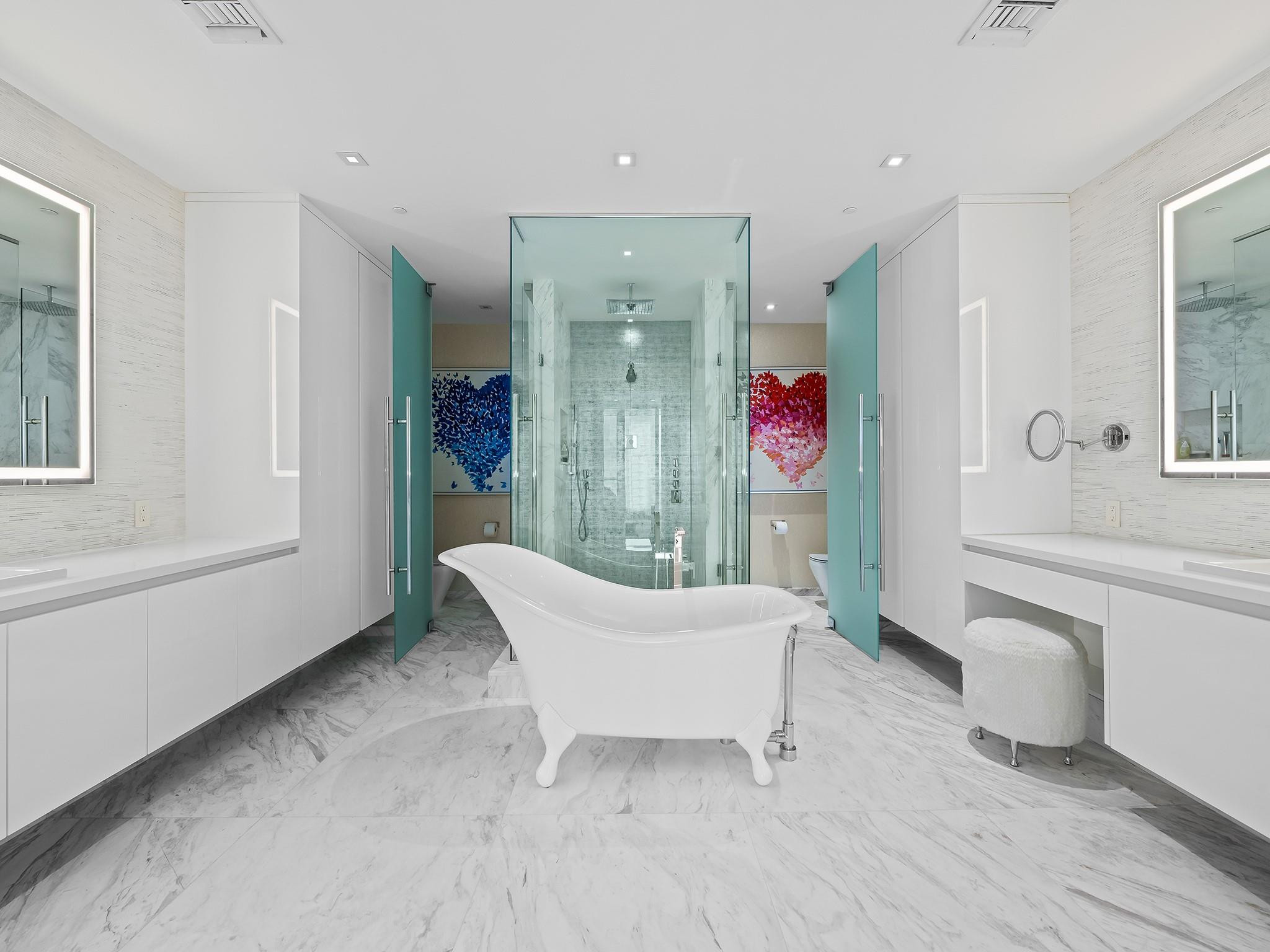 PARAMOUNT FT LAUDERDALE C - Residential