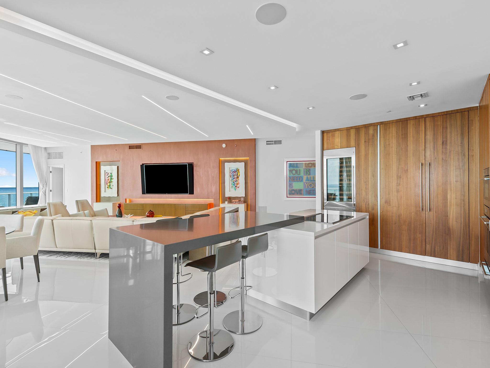 PARAMOUNT FT LAUDERDALE C - Residential