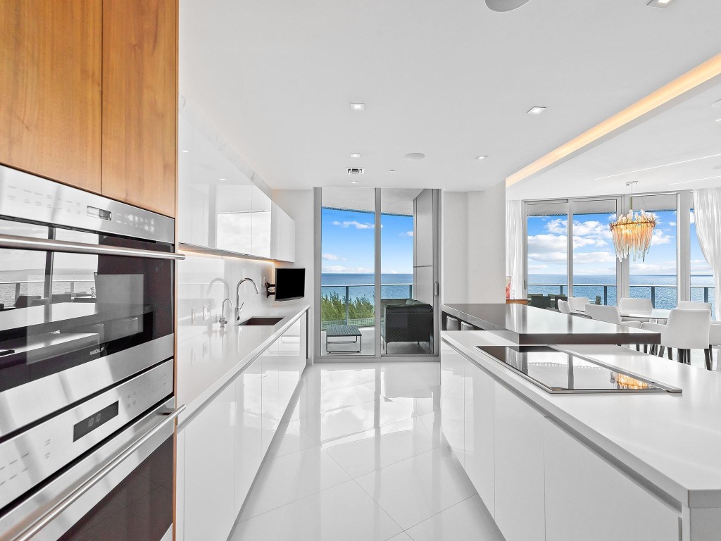 PARAMOUNT FT LAUDERDALE C - Residential