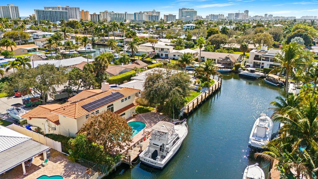 Photo of 1031 NE 27th Avenue, Pompano Beach, FL 33062 (MLS # F10554670)