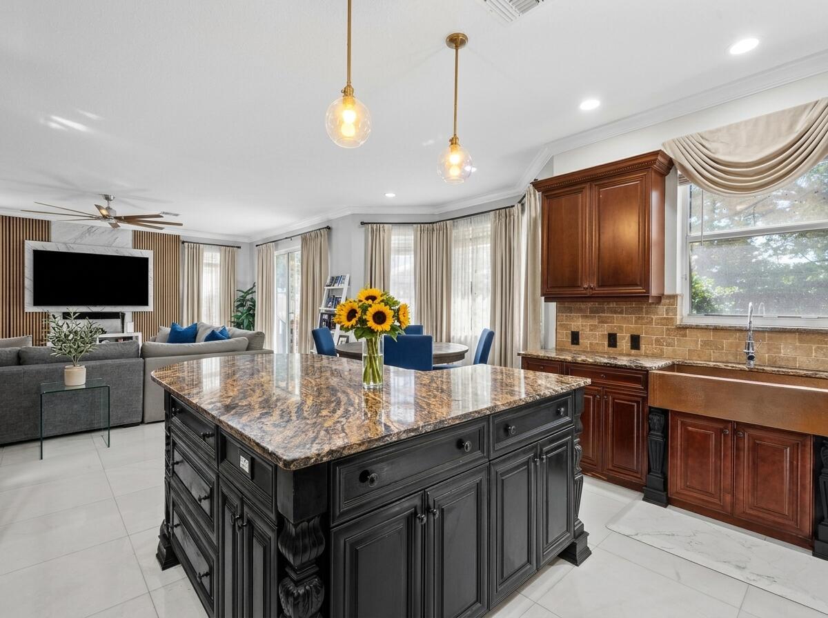 7576 Greenville Circle