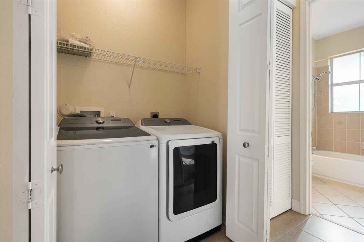 ABACOA TOWN CENTER 3 - Residential Lease