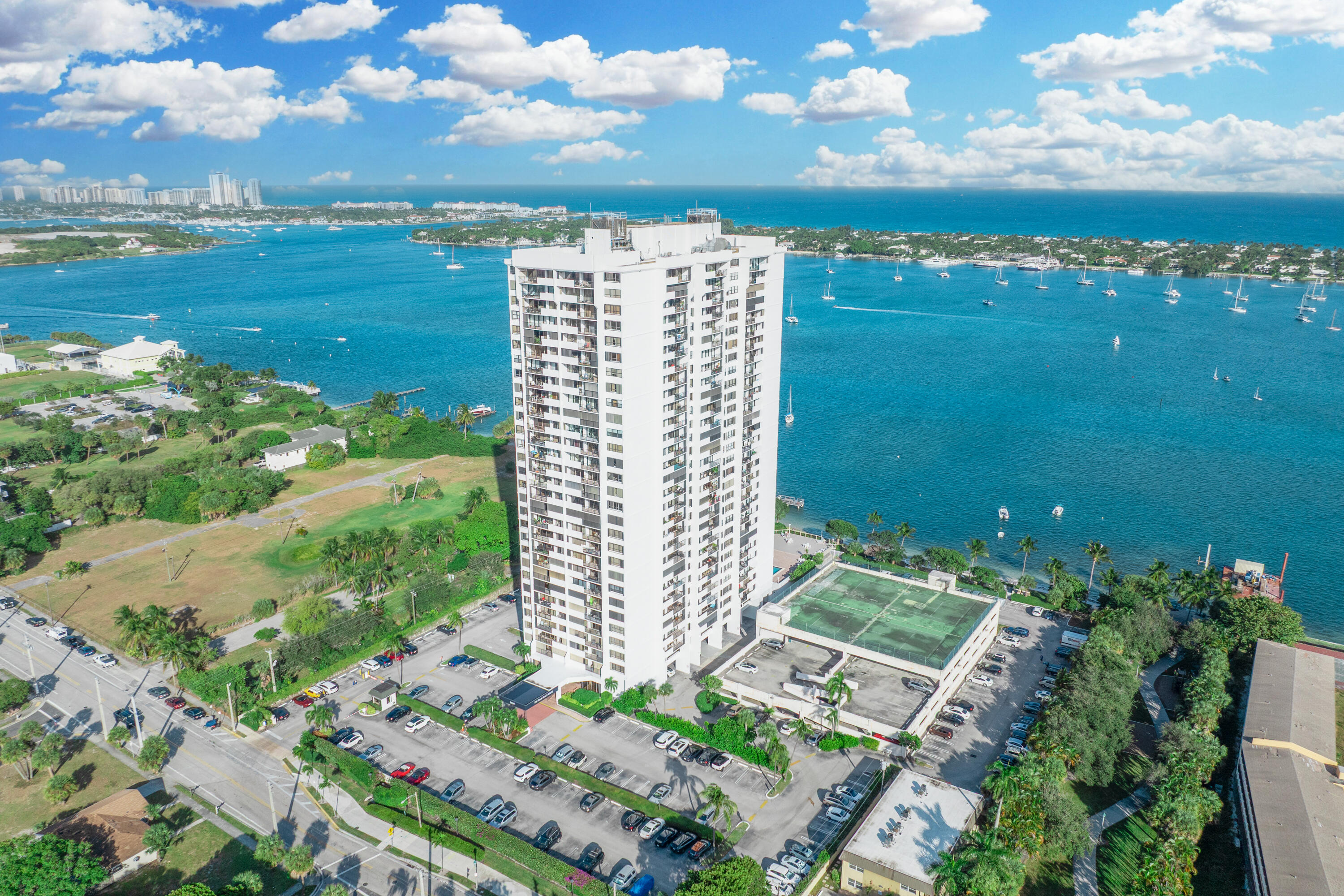 PALM BEACH HOUSE CONDO - Residential