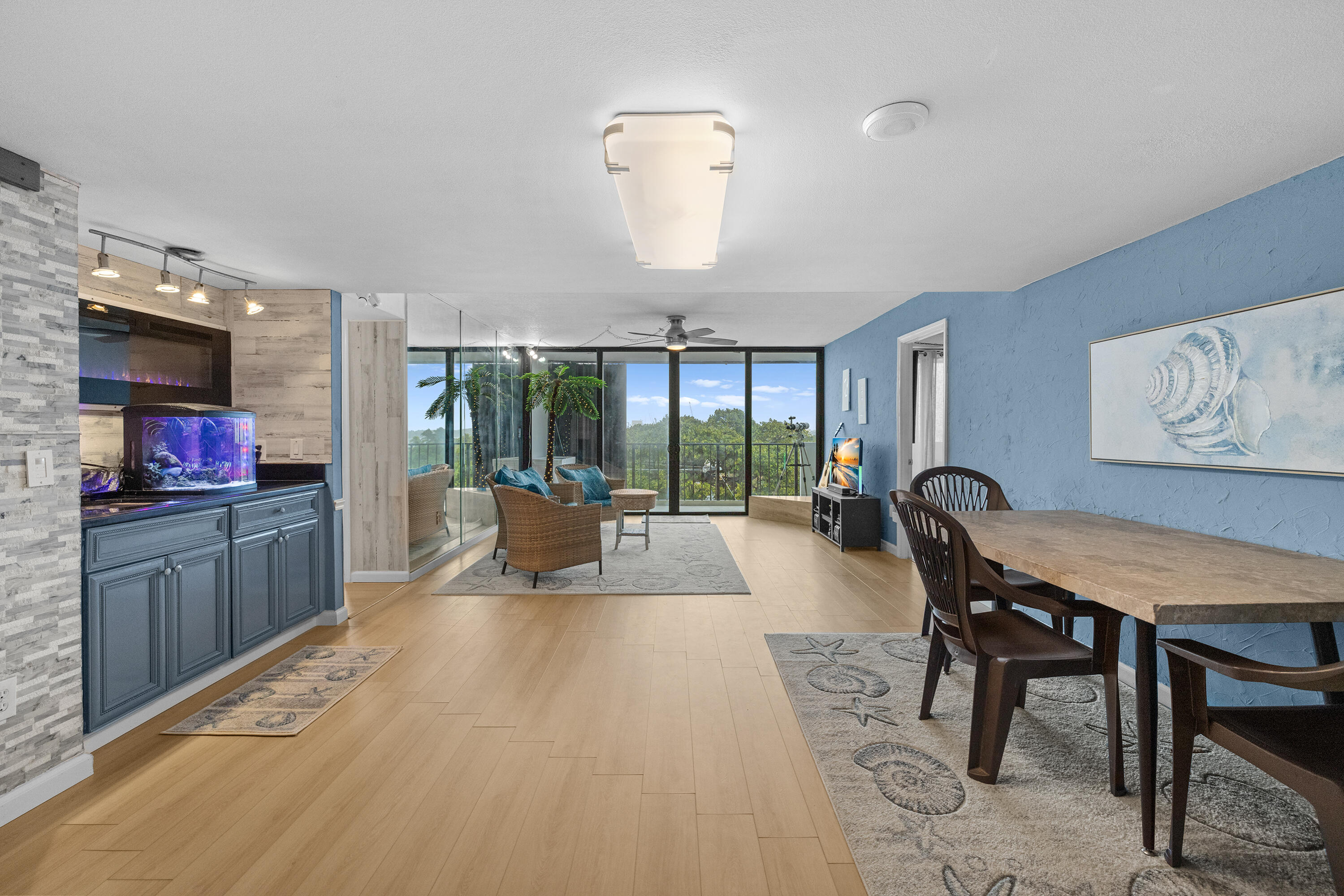 PALM BEACH HOUSE CONDO - Residential