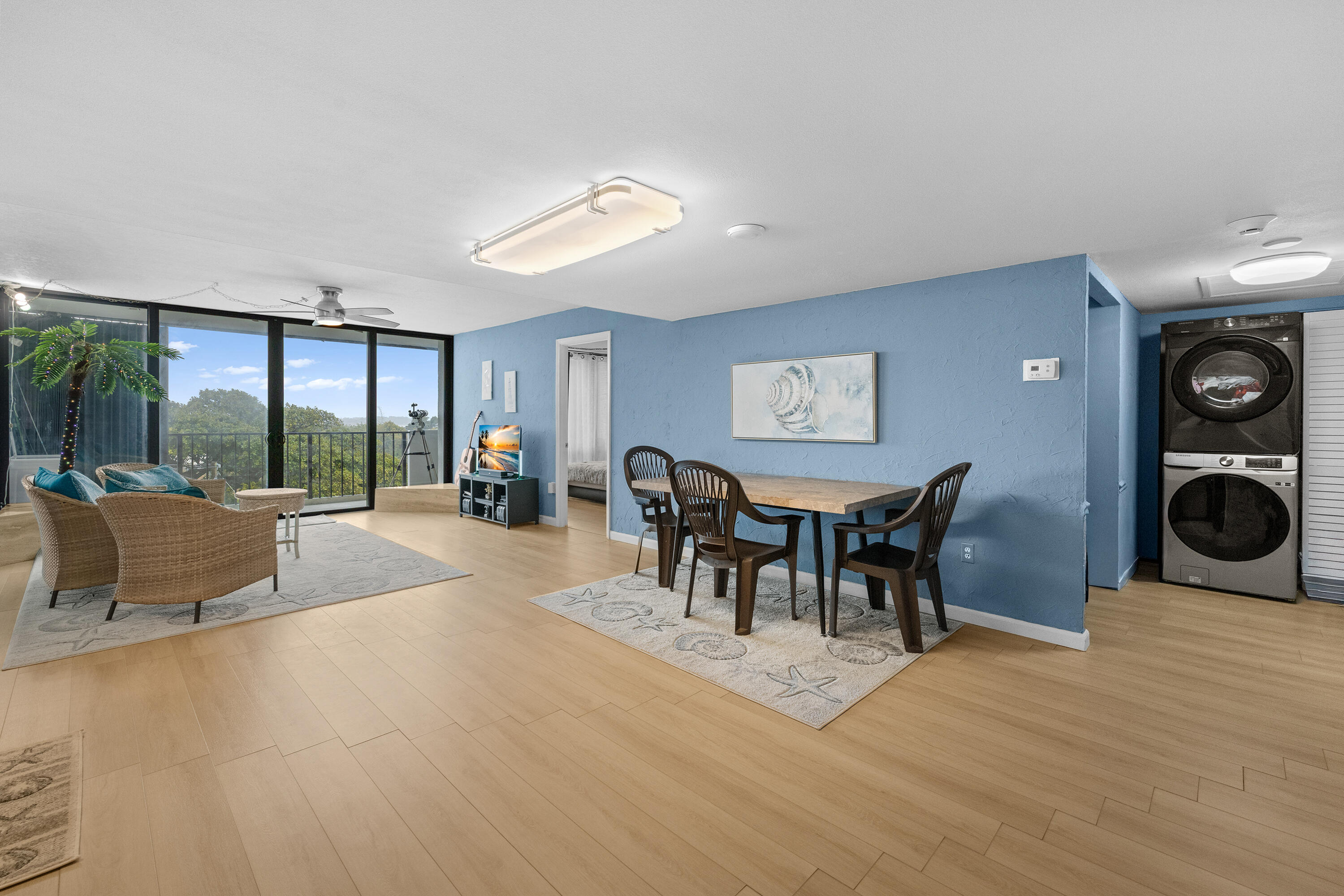 PALM BEACH HOUSE CONDO - Residential