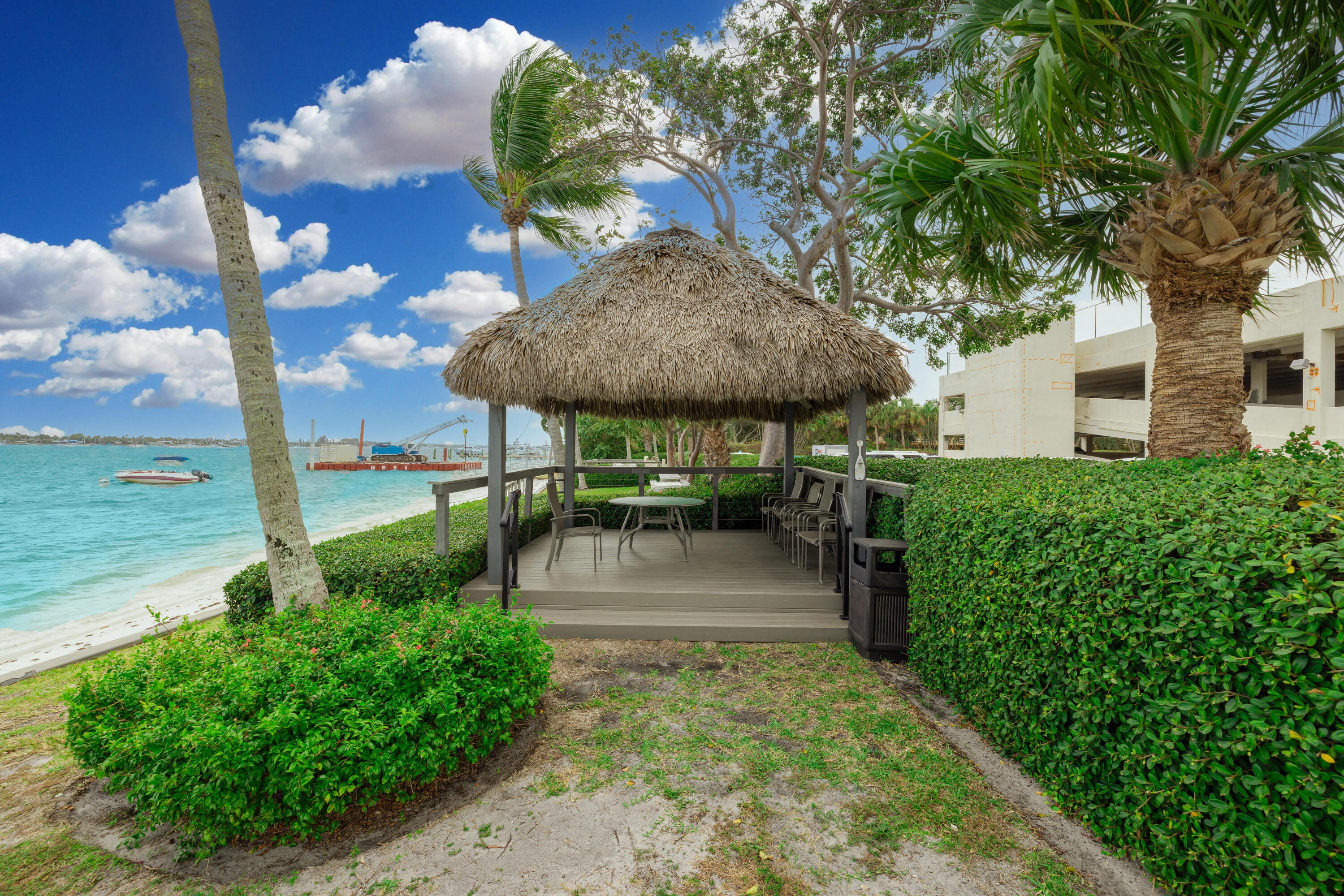 PALM BEACH HOUSE CONDO - Residential