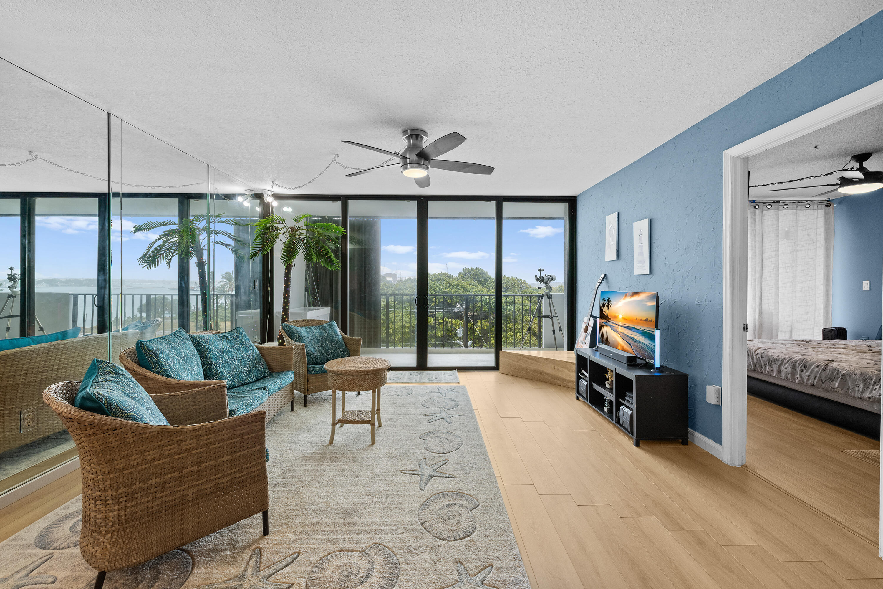 PALM BEACH HOUSE CONDO - Residential