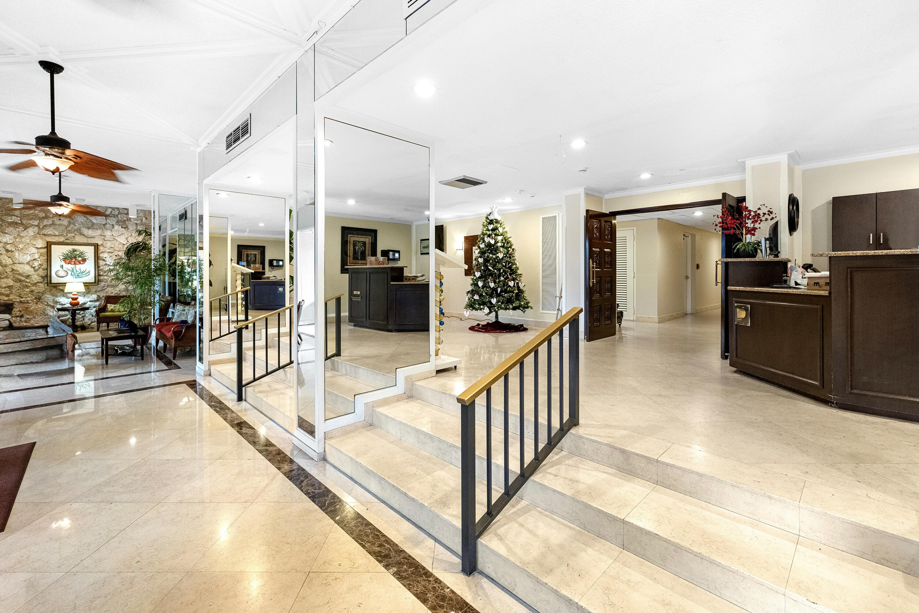 PALM BEACH HOUSE CONDO - Residential