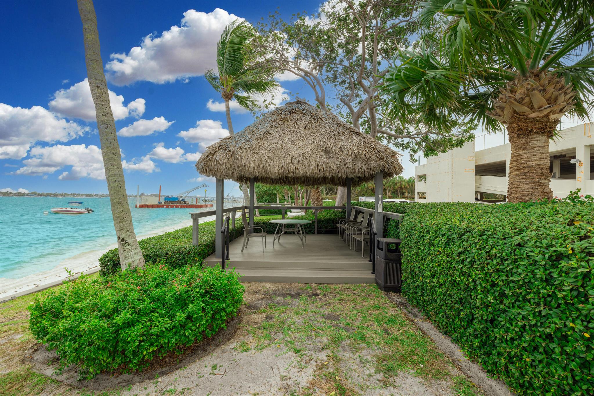 PALM BEACH HOUSE CONDO - Residential