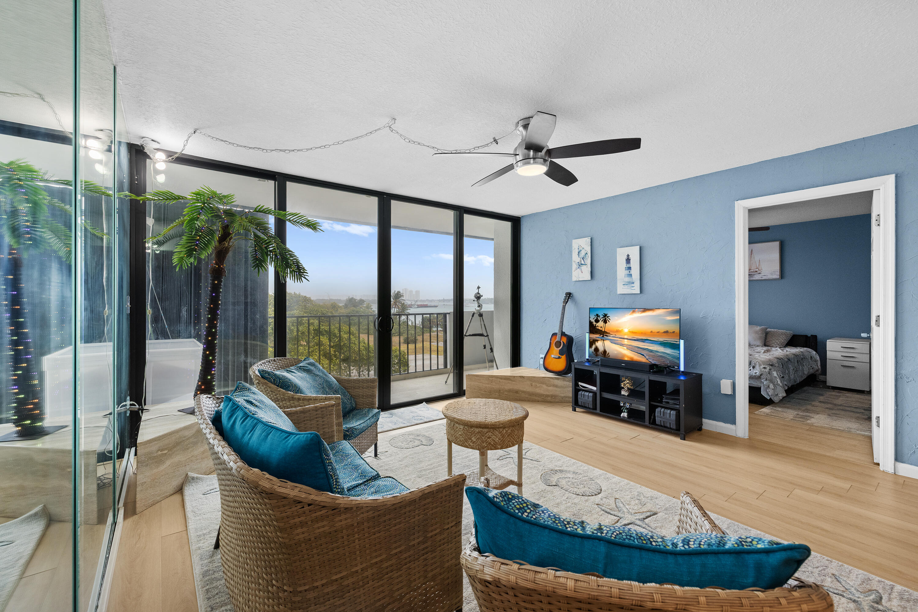 PALM BEACH HOUSE CONDO - Residential